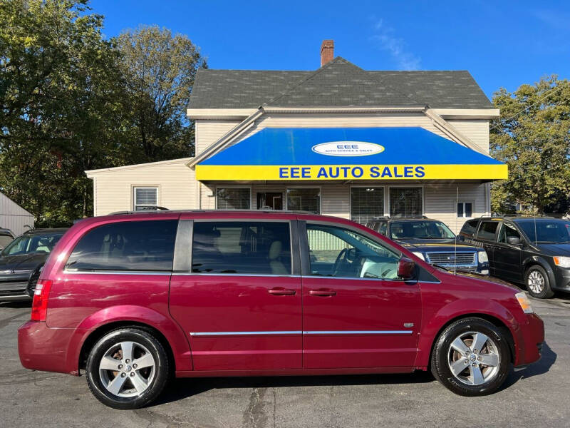 2009 Dodge Grand Caravan for sale at EEE AUTO SERVICES AND SALES LLC in Cincinnati OH