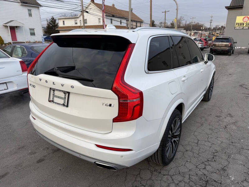 2020 Volvo XC90 T6 Momentum 7-Passenger