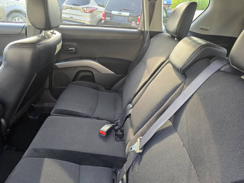 2011 Mitsubishi Outlander XLS