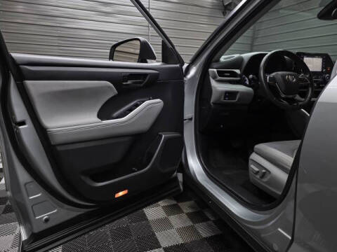 2021 Toyota Highlander LE