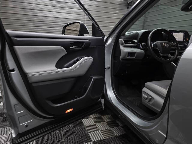 2021 Toyota Highlander LE