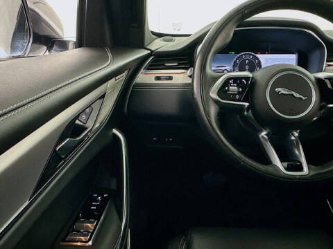 2024 Jaguar F-PACE P250 R-Dynamic S