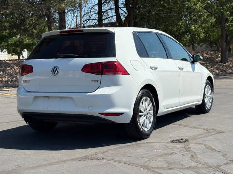 2016 Volkswagen Golf TSI S