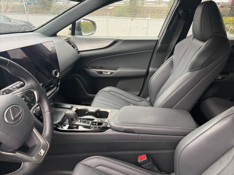 2024 Lexus NX 450h+ F SPORT Handling