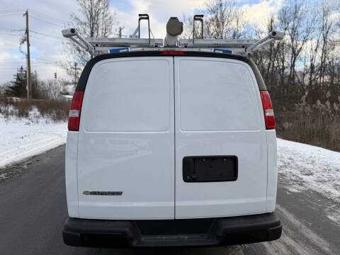 2025 Chevrolet Express 2500