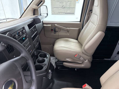 2025 Chevrolet Express 2500