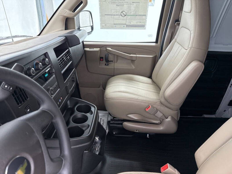 2025 Chevrolet Express 2500