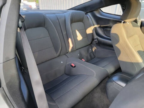 2015 Ford Mustang V6