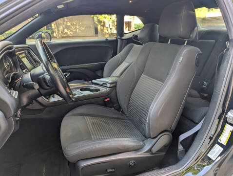 2015 Dodge Challenger SXT