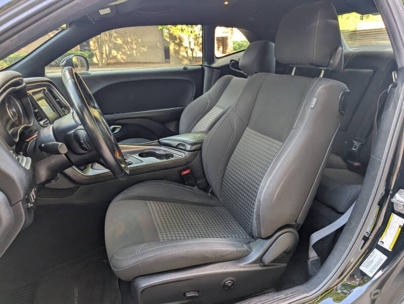 2015 Dodge Challenger SXT