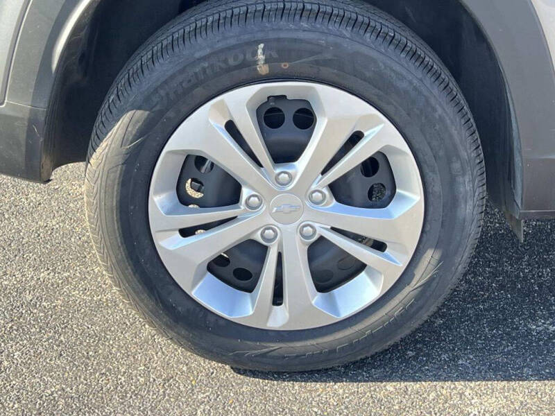 2025 Chevrolet Trax LS