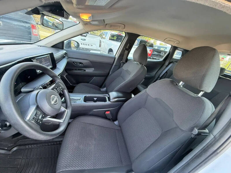 2025 Nissan Kicks S