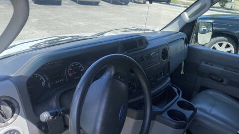 2009 Ford E-Series E-350 SD XLT