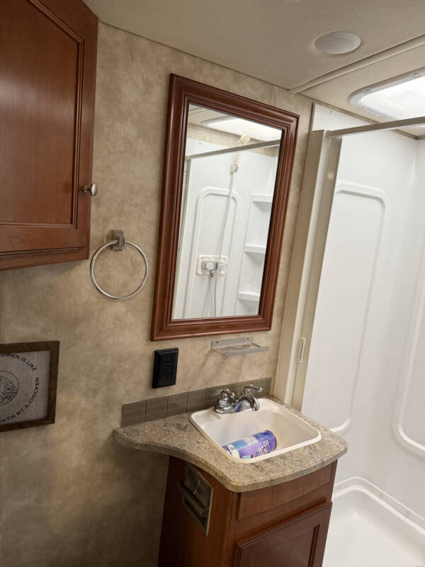 2019 Winnebago Vista 27PE
