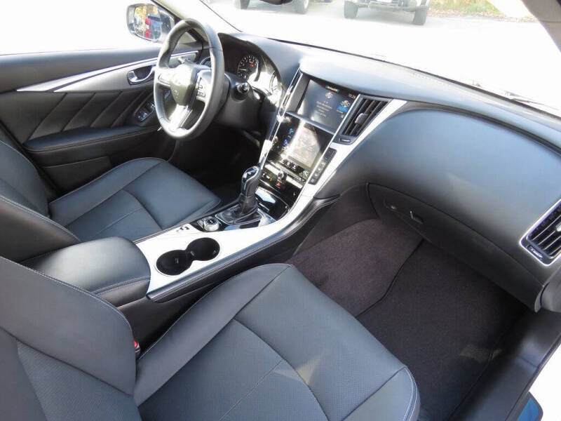 2022 Infiniti Q50 Luxe