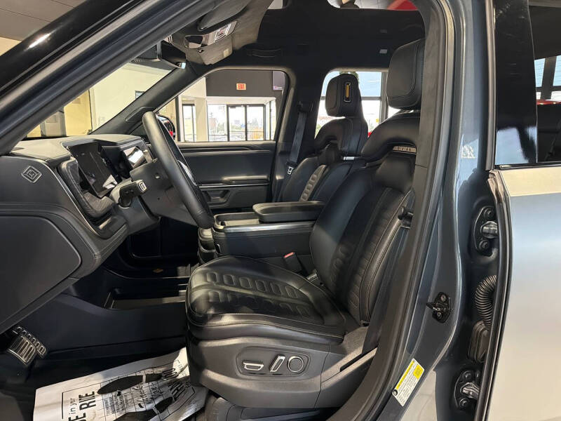 2024 Rivian R1T Adventure