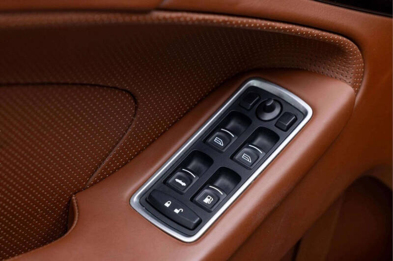 2016 Aston Martin Vanquish Volante