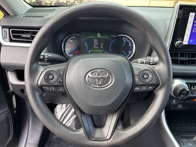 2025 Toyota RAV4 Hybrid XLE