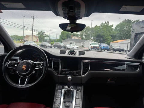2015 Porsche Macan Turbo