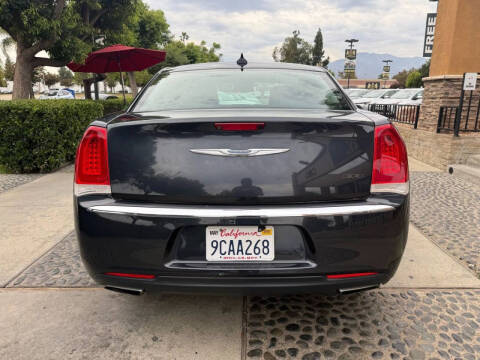 2017 Chrysler 300 Limited