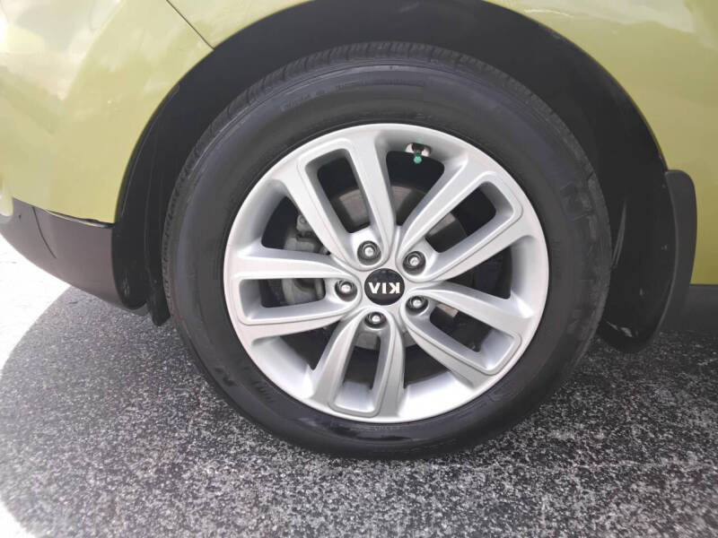 2017 Kia Soul +