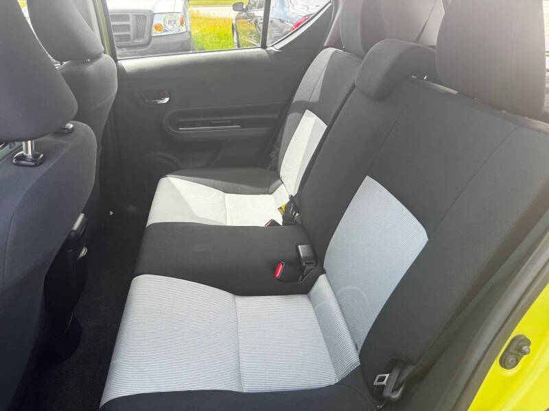 2015 Toyota Prius c Three