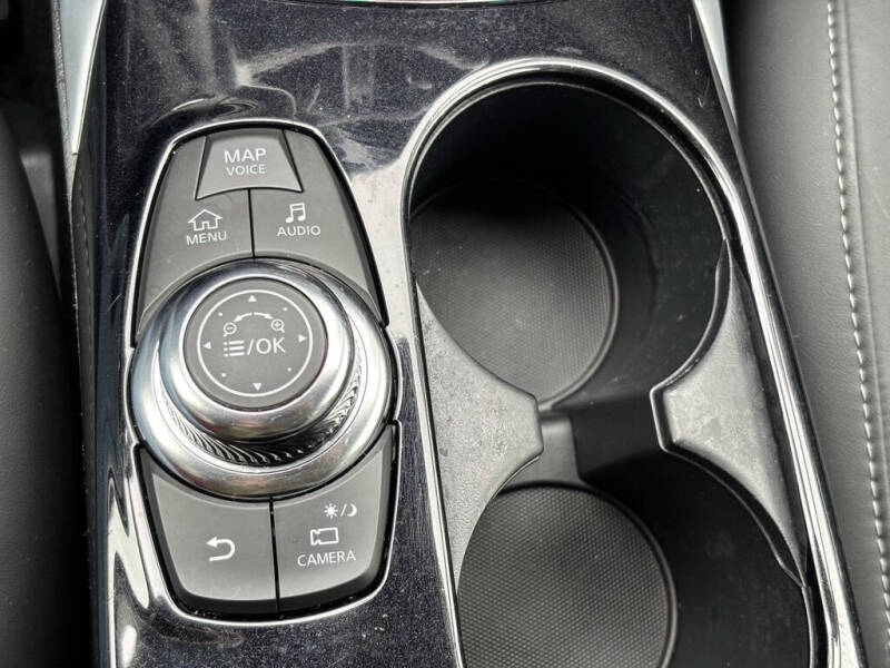 2018 Infiniti QX30 Premium