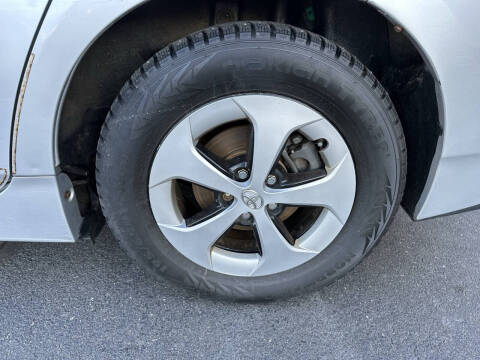 2012 Toyota Prius Two