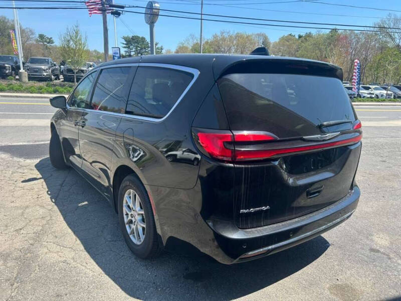 2024 Chrysler Pacifica Touring L