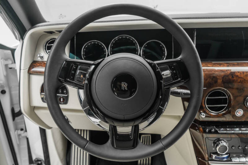 2023 Rolls-Royce Phantom