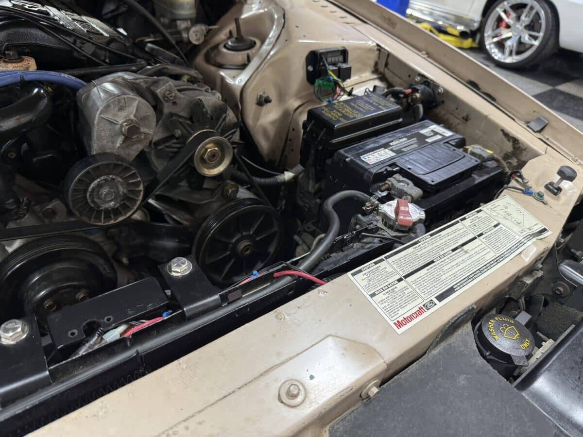 1993 Ford Thunderbird 43