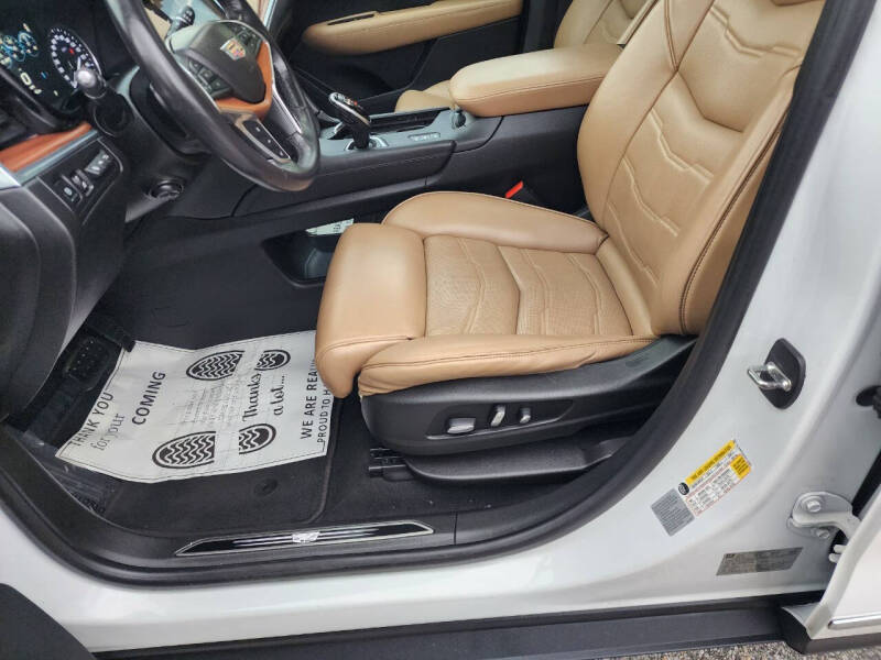 2017 Cadillac XT5 Platinum