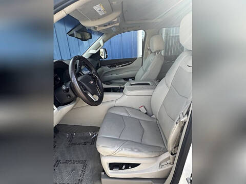 2016 Cadillac Escalade Luxury Collection