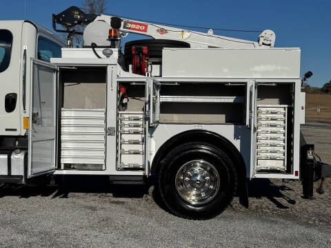 2012 Freightliner M2 106