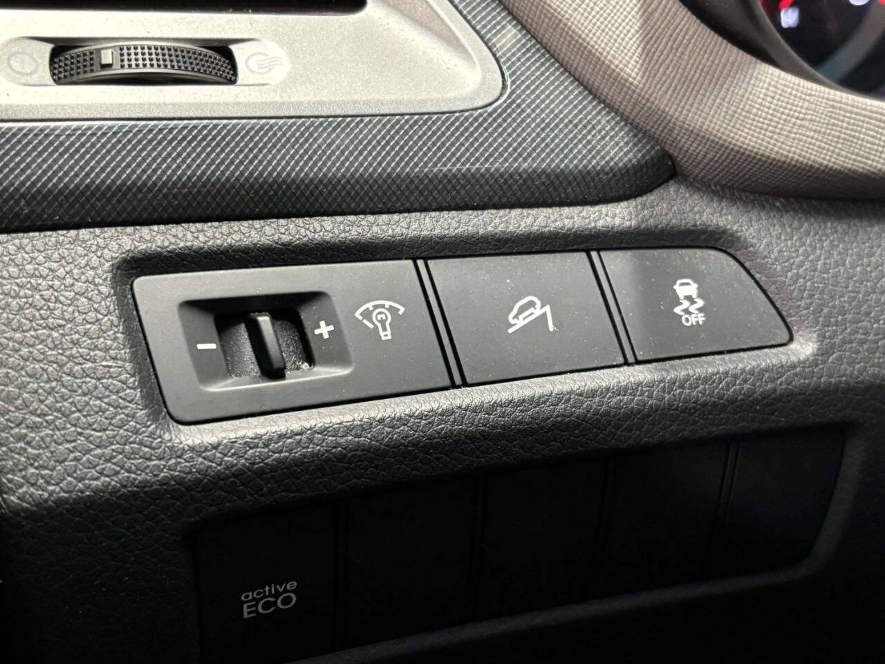 HyundaiSanta Fe Sport43