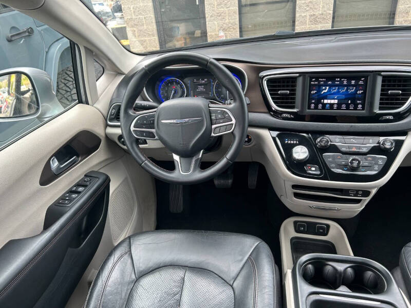 2018 Chrysler Pacifica Touring L