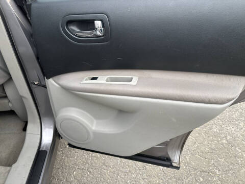 2011 Nissan Rogue S Krom
