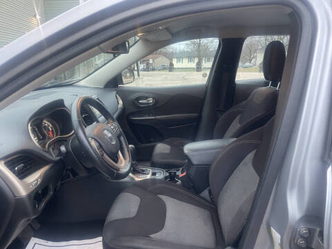 2015 Jeep Cherokee Sport