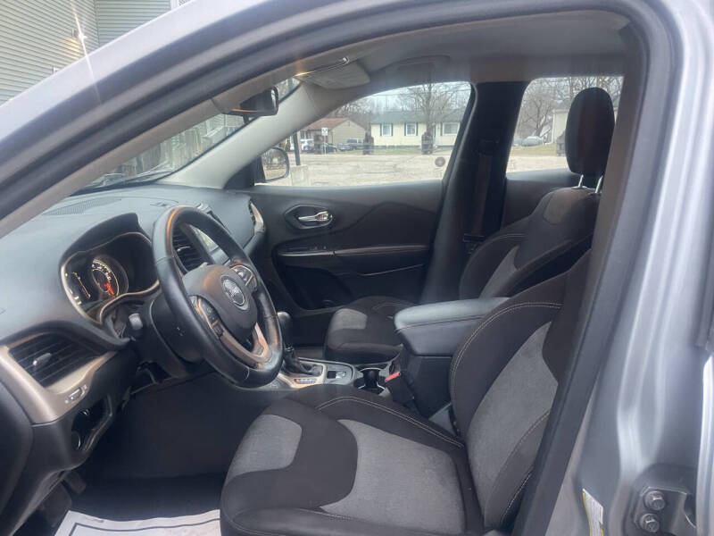 2015 Jeep Cherokee Sport