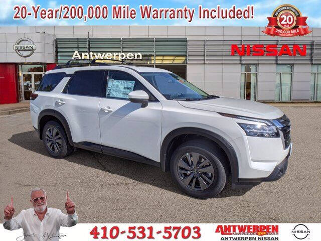2022 Nissan Pathfinder SV