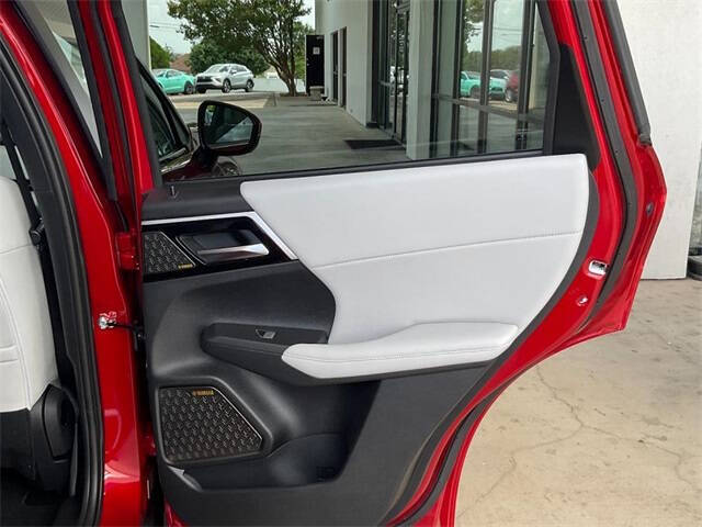 2025 Mitsubishi Outlander SE