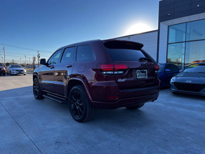 2019 Jeep Grand Cherokee Laredo