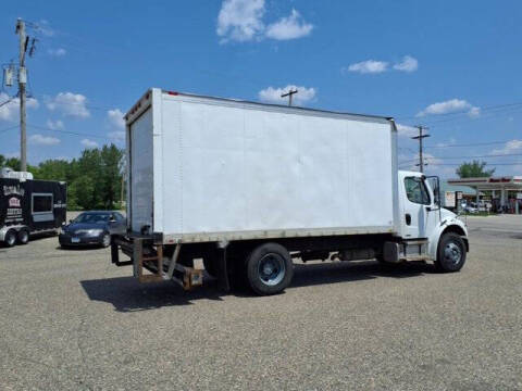 2006 Freightliner M2 106