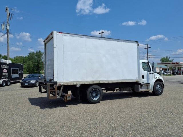 2006 Freightliner M2 106