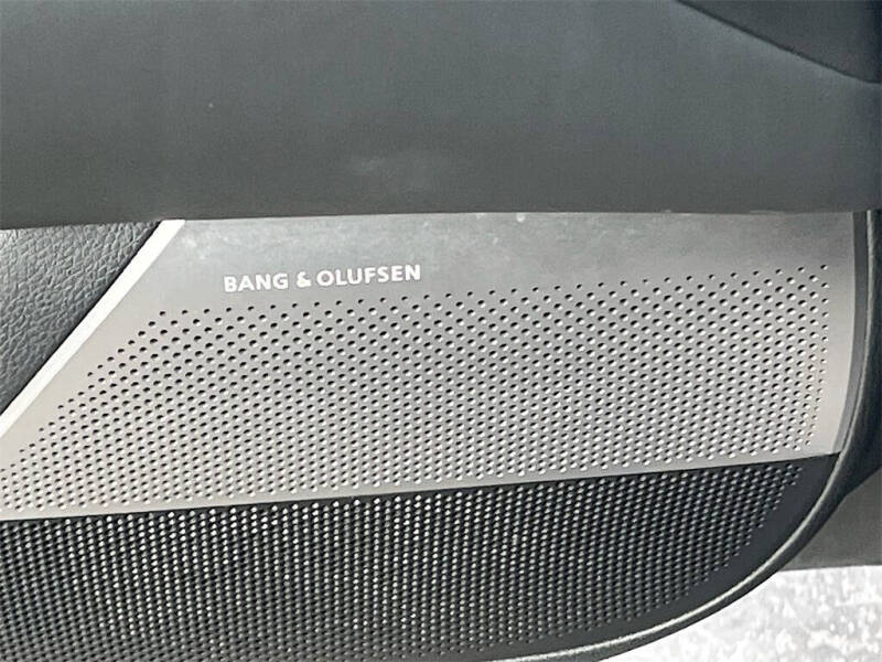 2024 Genesis G90 3.5T e-Supercharger