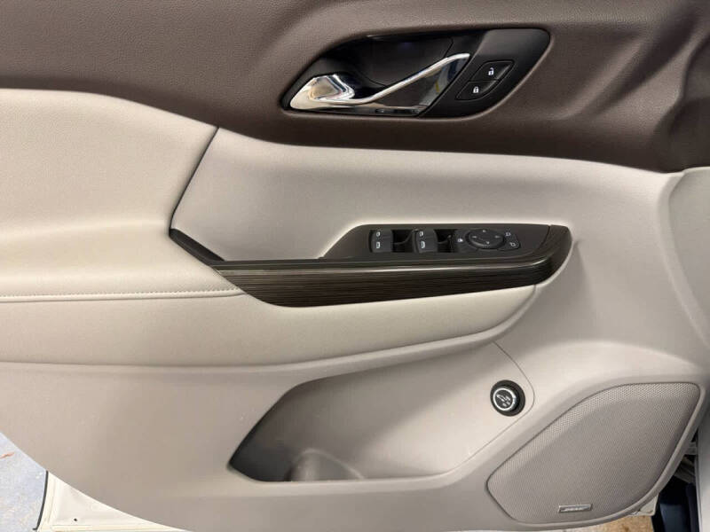 2017 GMC Acadia SLT-1