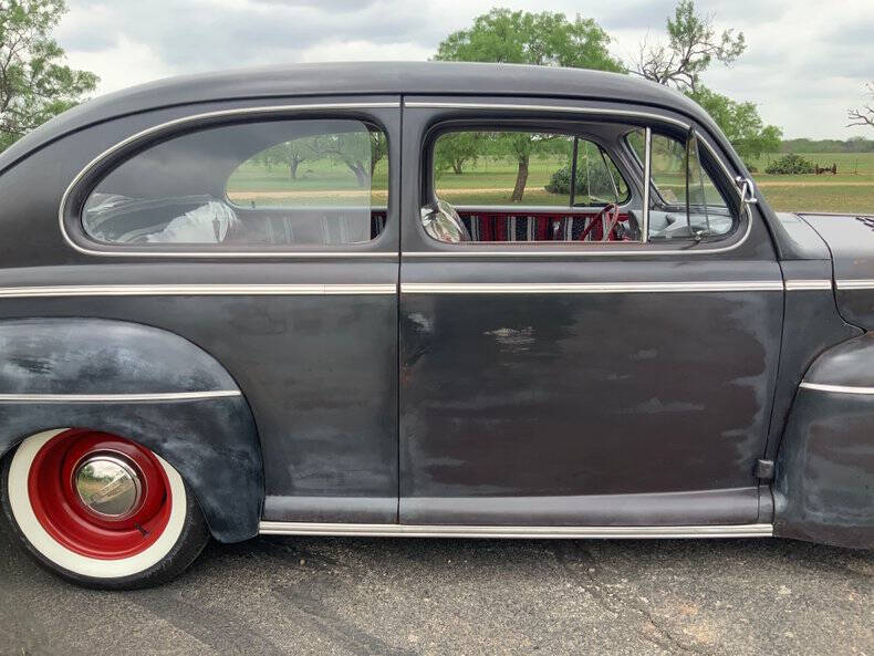 1946 Ford Deluxe
