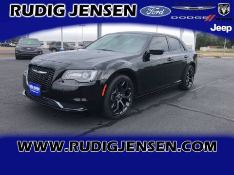 2019 Chrysler 300