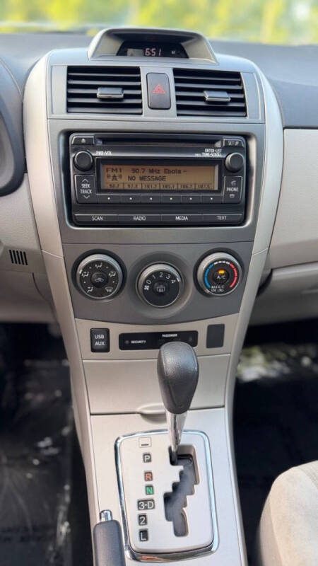 2012 Toyota Corolla LE