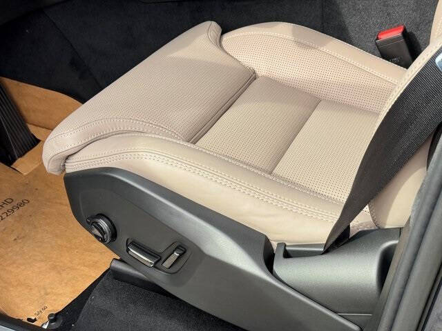 2026 Volvo XC90 B6 Ultra Dark 6P